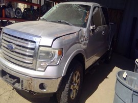 2013 FORD F150. LARIAT MODEL, CREW CAB, 6.2L, AT, 4WD.   F26743